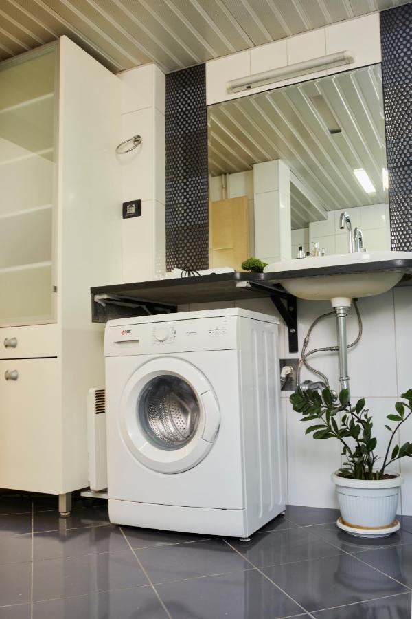Diamond Butterfly Apartment Szkopje Kültér fotó