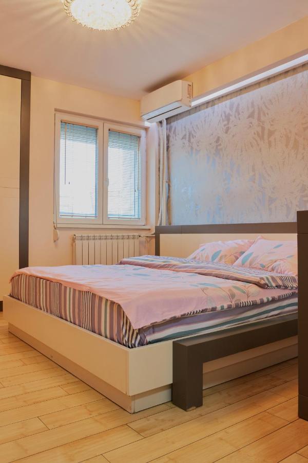 Diamond Butterfly Apartment Szkopje Kültér fotó